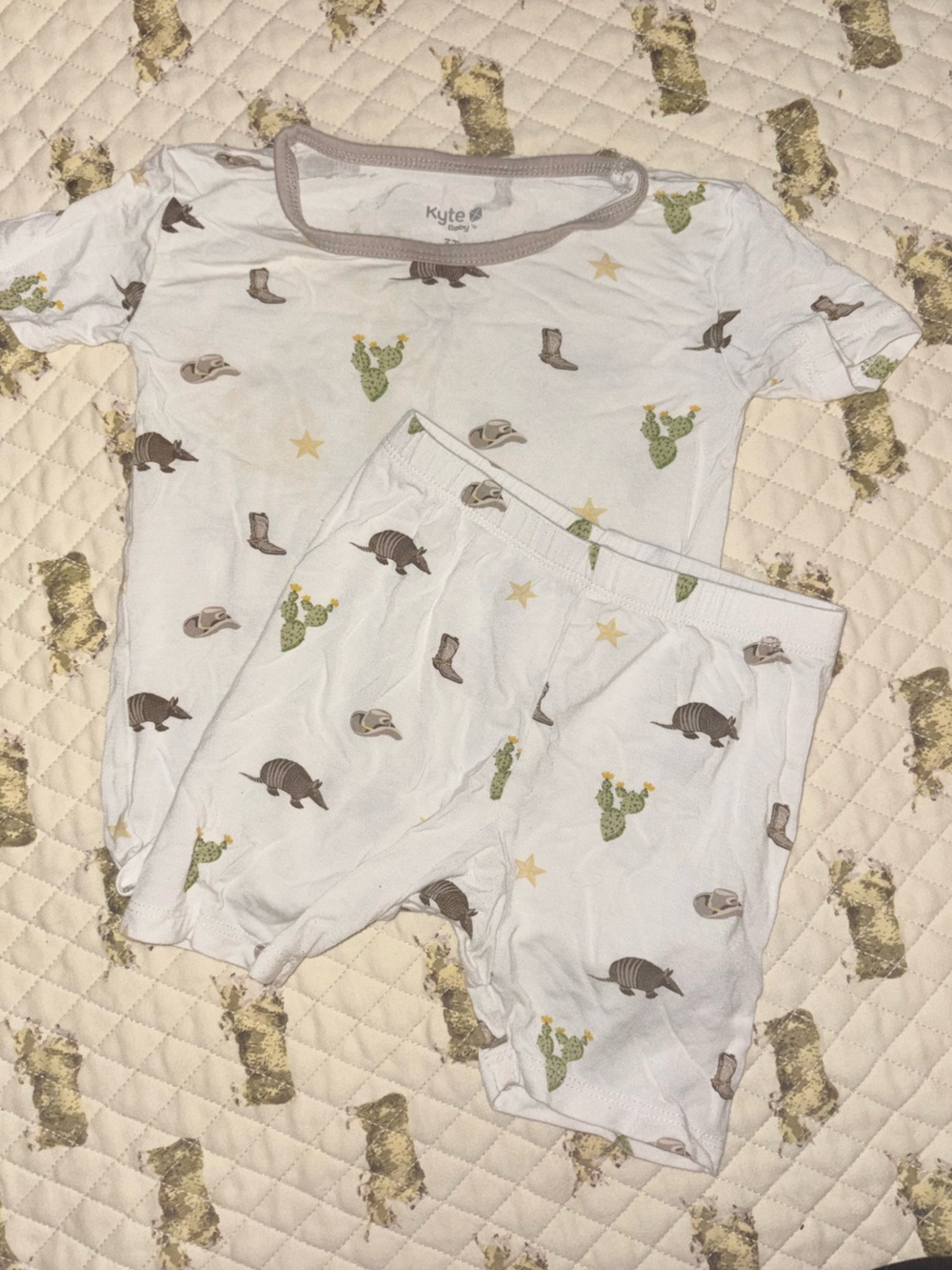 Kate Baby White Bamboo Pajama Shorts Set with Armadillo & Cactus Print 🌵3T